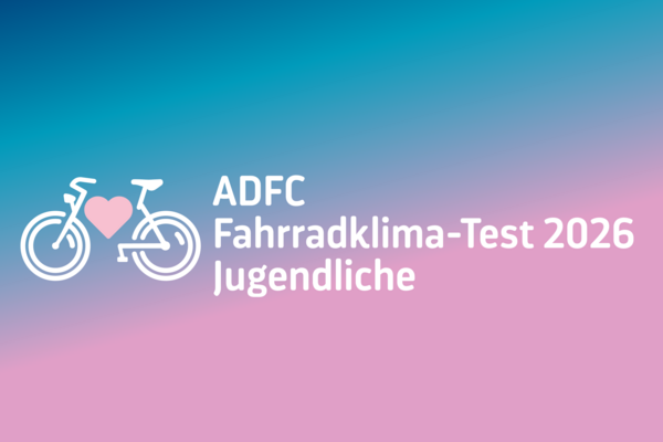 Grafik mit Stadtumriss, Häusern und Fahrrad. Daneben steht: ADFC Fahrradklima-Test 2026 Jugendliche